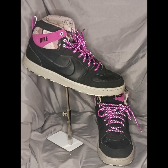 Nikes - Picture 1 of 4